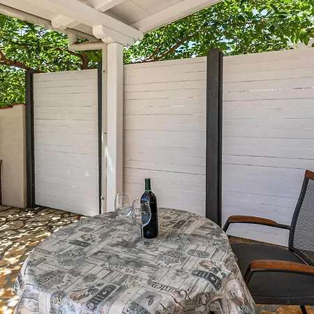 בית נופש 1 Bedroom In *