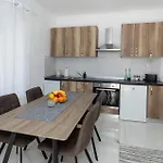 1 Bedroom Front In Rogotin