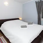 1 Bedroom Front In * Rogotin