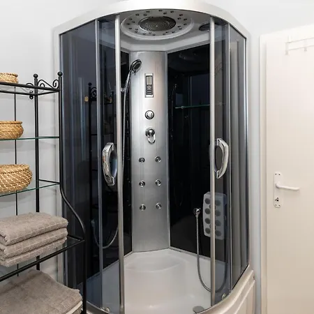 1 Bedroom In * Rogotin